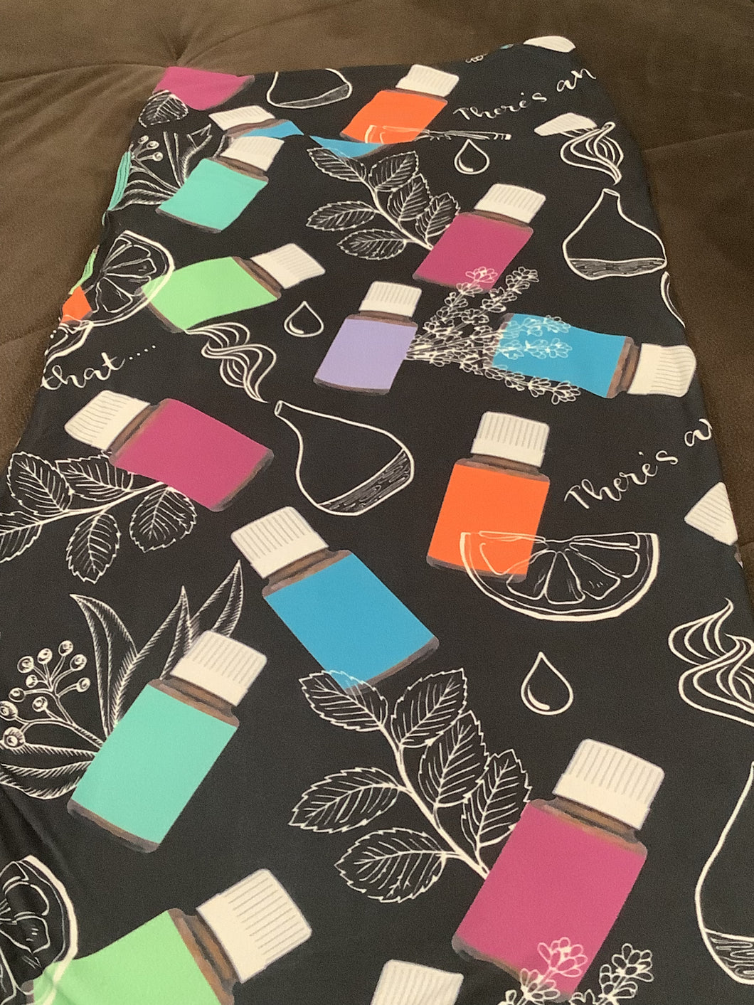 QN 02 Liquidation: Queen Size Custom Legging