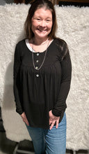 Load image into Gallery viewer, 5 Button Long Sleeve Pleated Top
