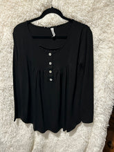 Load image into Gallery viewer, 5 Button Long Sleeve Pleated Top
